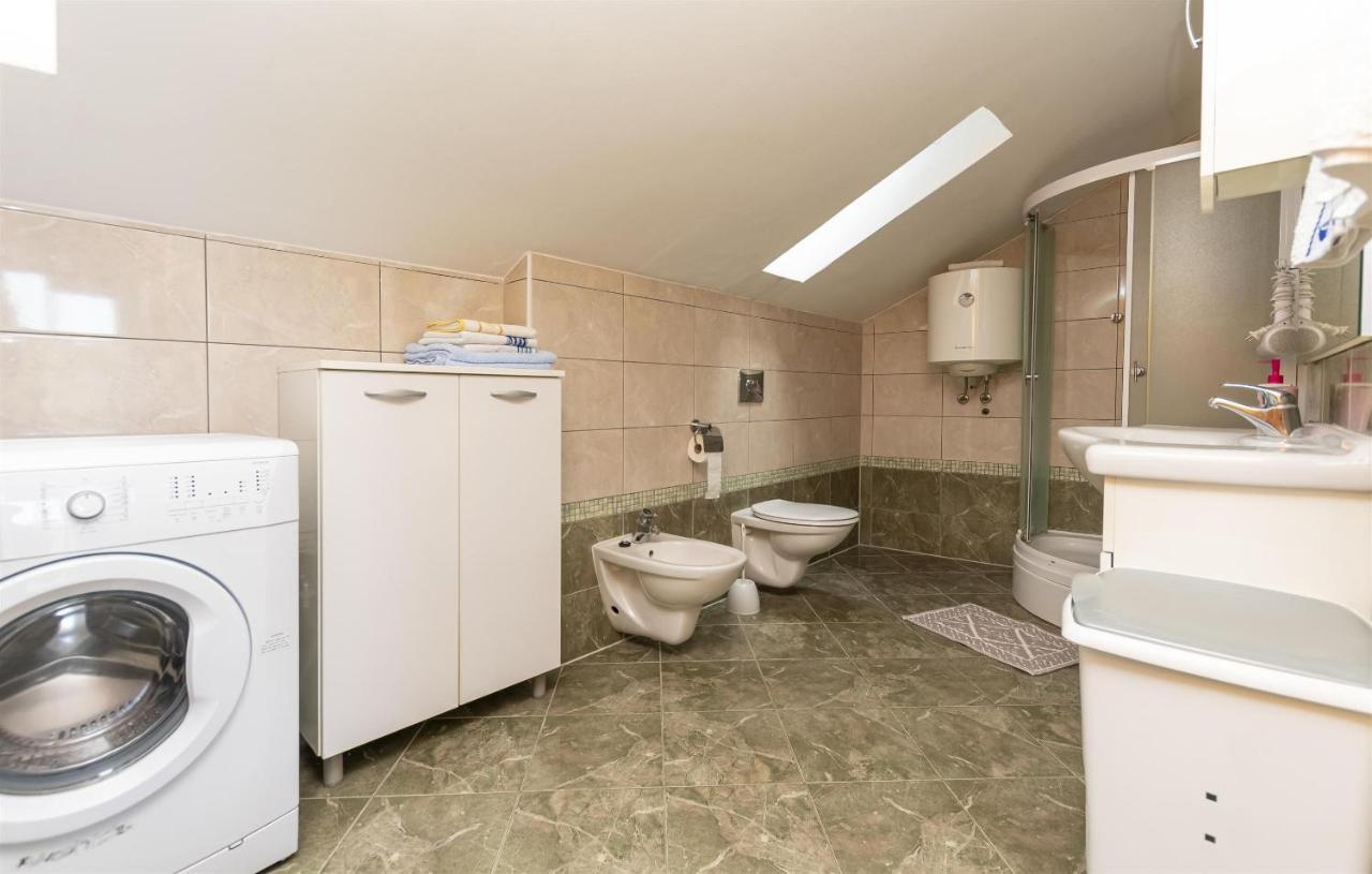 Apartment Ivanka Omiš Esterno foto