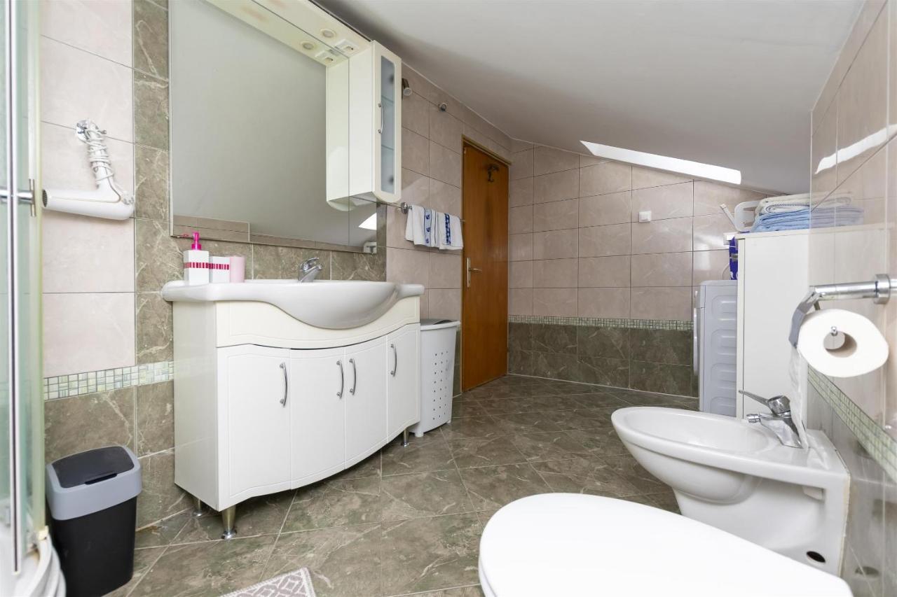 Apartment Ivanka Omiš Esterno foto
