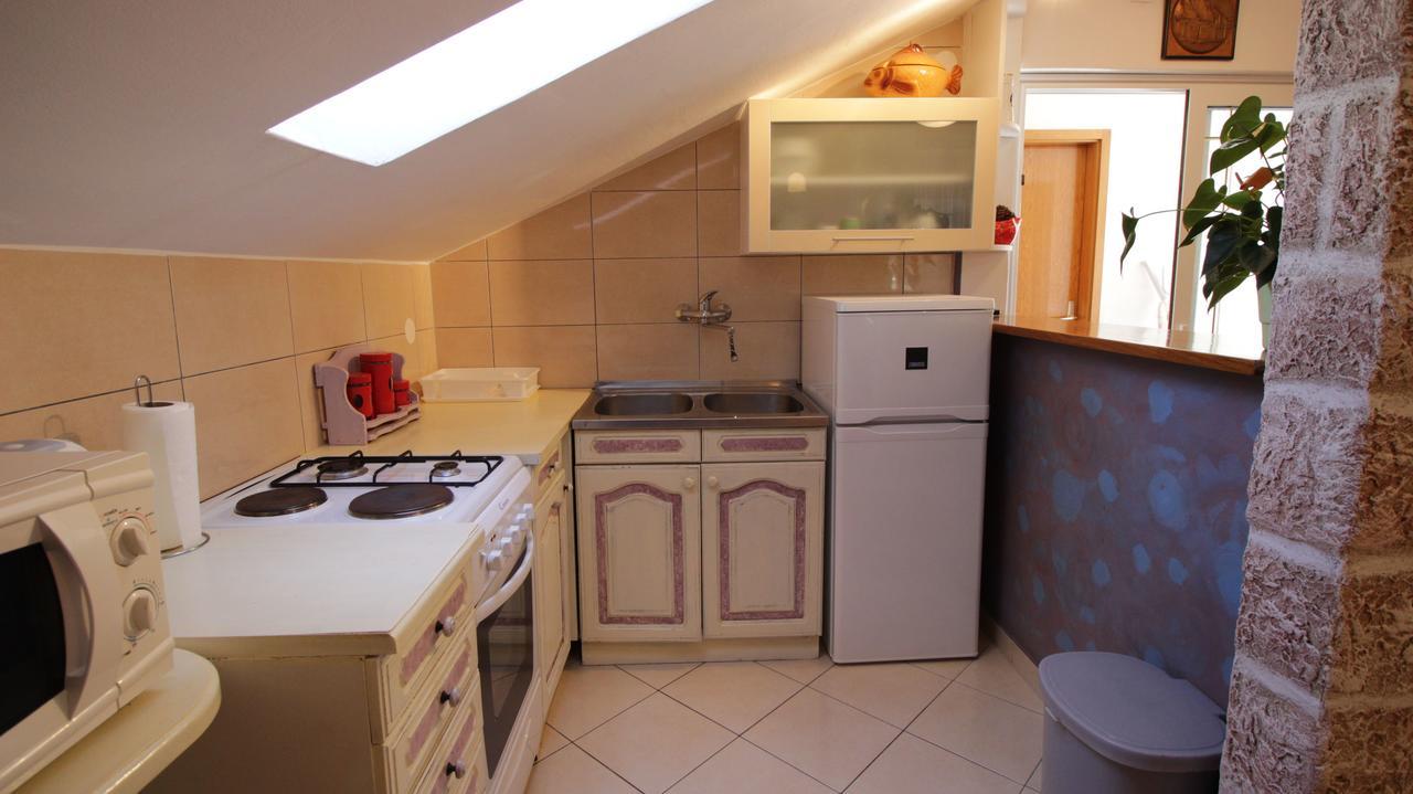 Apartment Ivanka Omiš Esterno foto