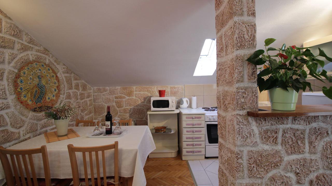 Apartment Ivanka Omiš Esterno foto
