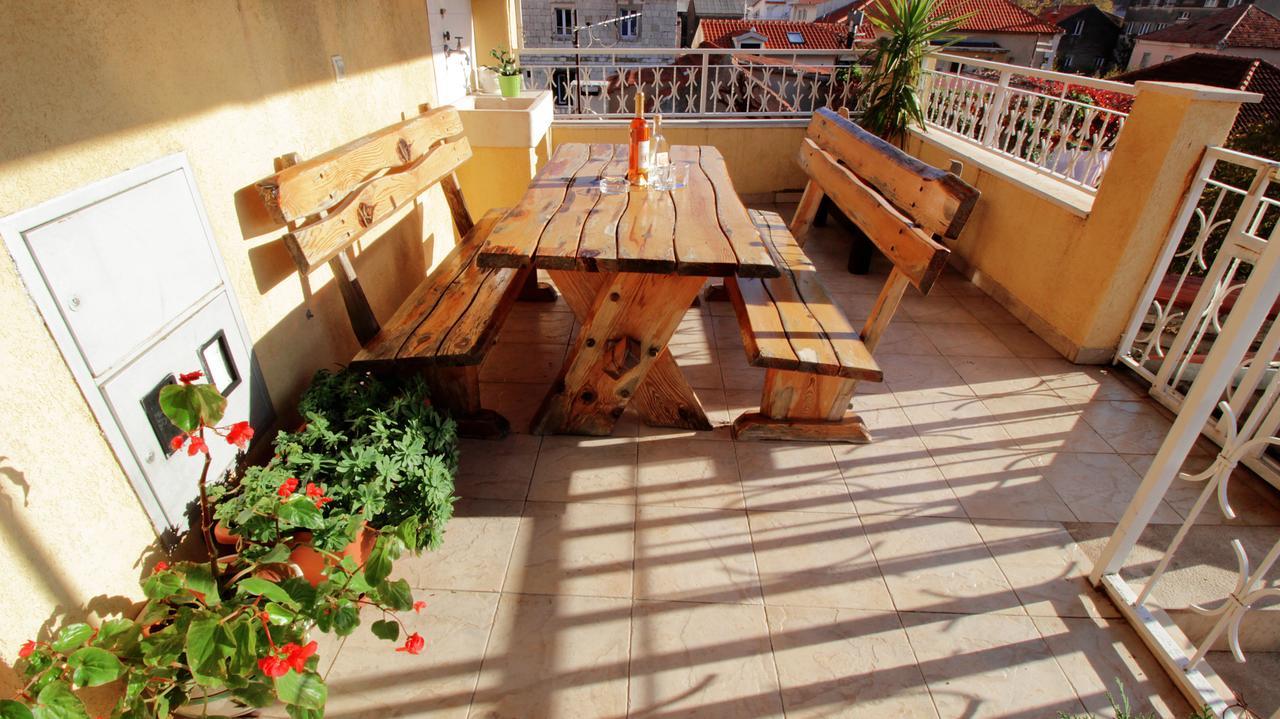 Apartment Ivanka Omiš Esterno foto